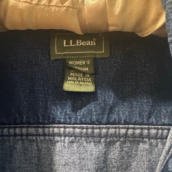 L.L. Bean Women's Blue Denim Jacket
Size Medium - Picture 2 of 9